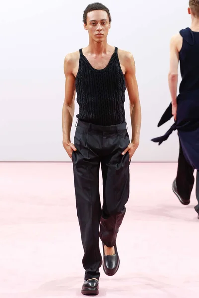 Look 28